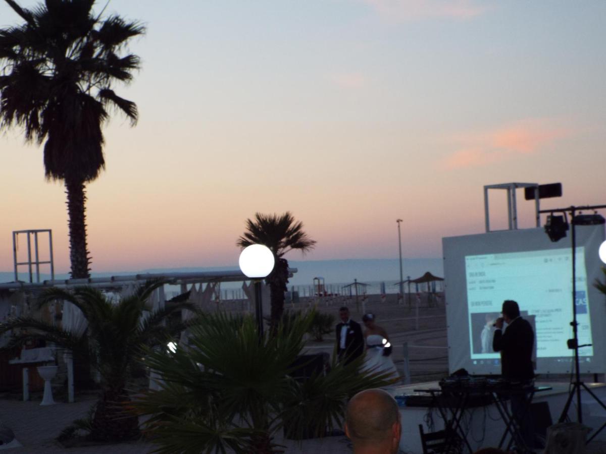 Torquemada Beach Club Margherita di Savoia Kültér fotó