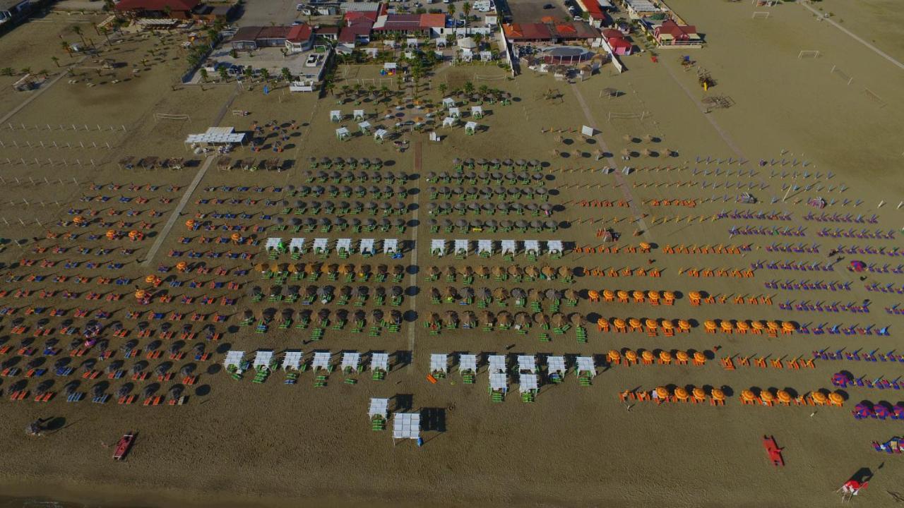 Torquemada Beach Club Margherita di Savoia Kültér fotó