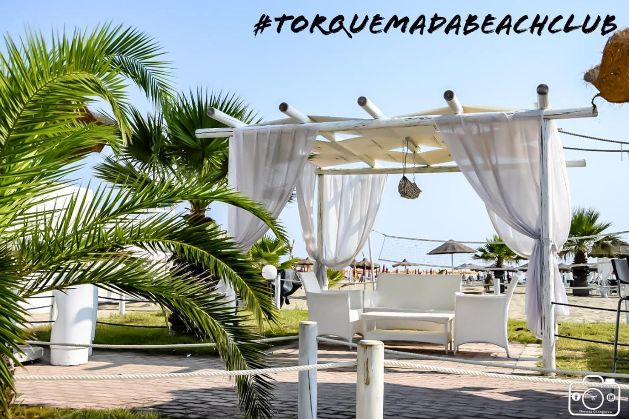 Torquemada Beach Club Margherita di Savoia Kültér fotó