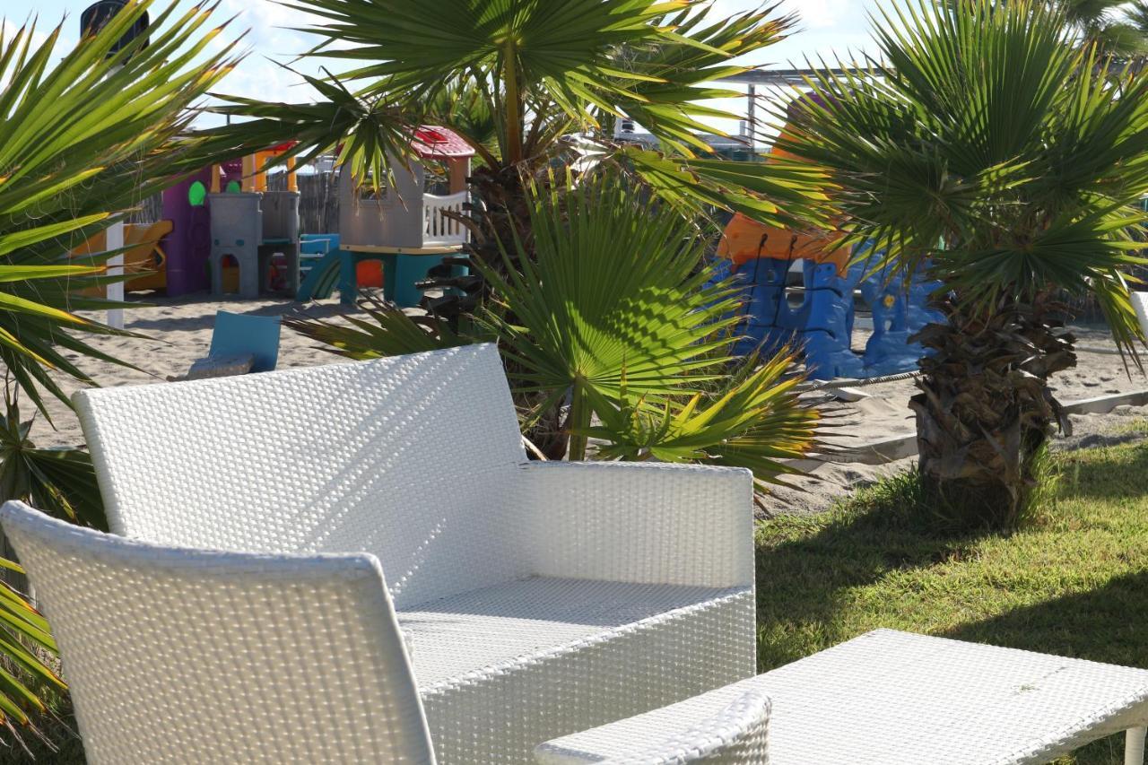 Torquemada Beach Club Margherita di Savoia Kültér fotó