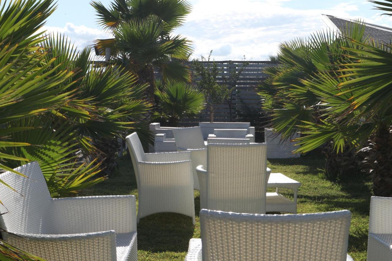 Torquemada Beach Club Margherita di Savoia Kültér fotó
