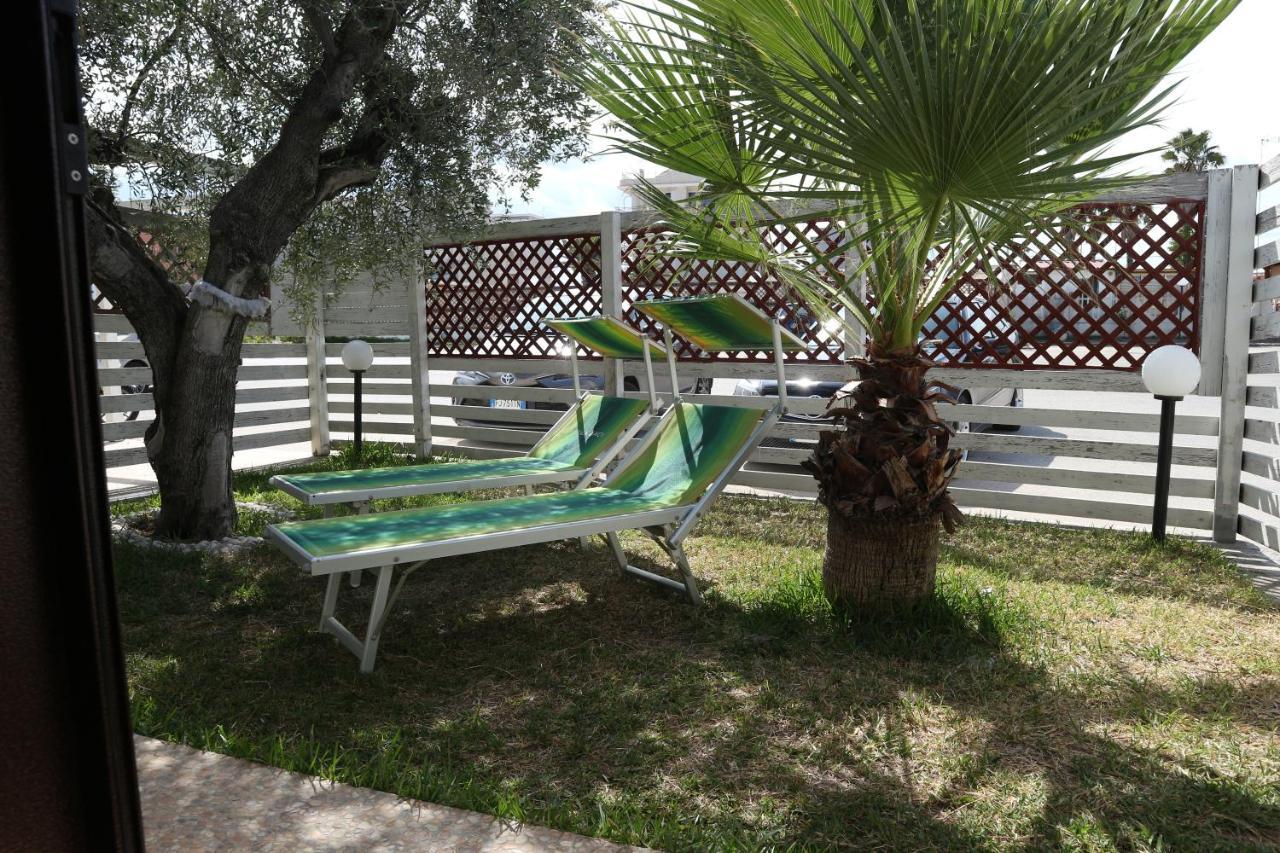 Torquemada Beach Club Margherita di Savoia Kültér fotó