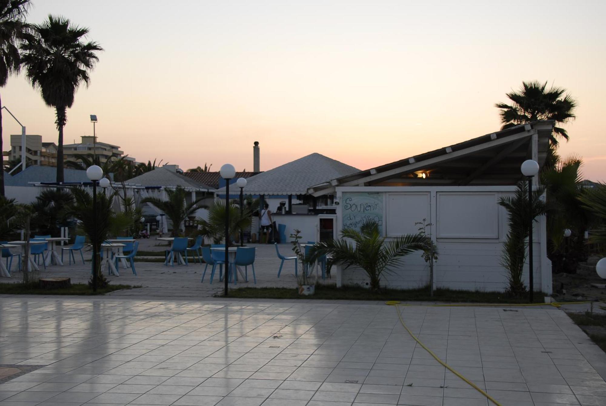 Torquemada Beach Club Margherita di Savoia Kültér fotó