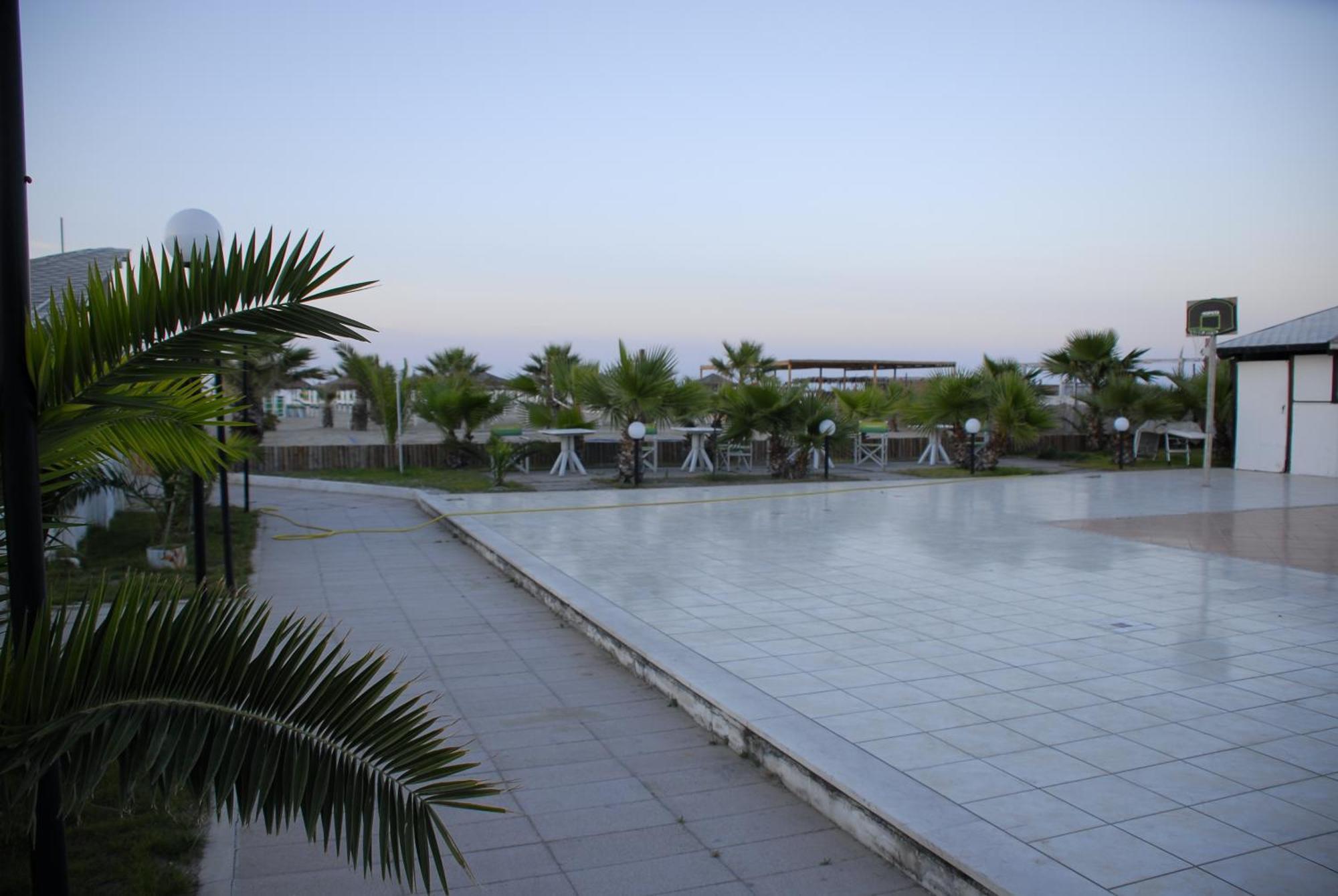 Torquemada Beach Club Margherita di Savoia Kültér fotó